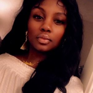 Meet your Posher, Akaila